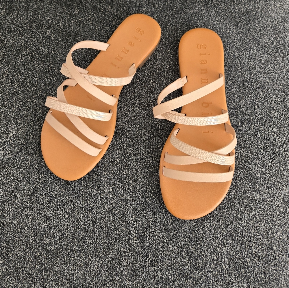 Gianni Bini Women's Cream Sandals
